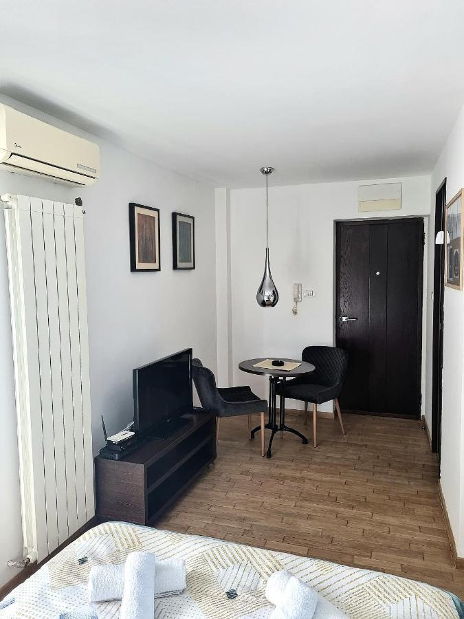 Dixy 2 * Belgrade